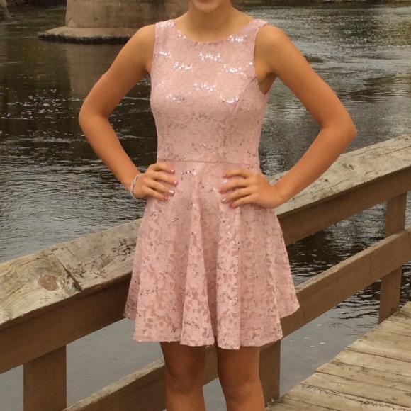Homecoming/Mid winter dress - Picture 2 of 2